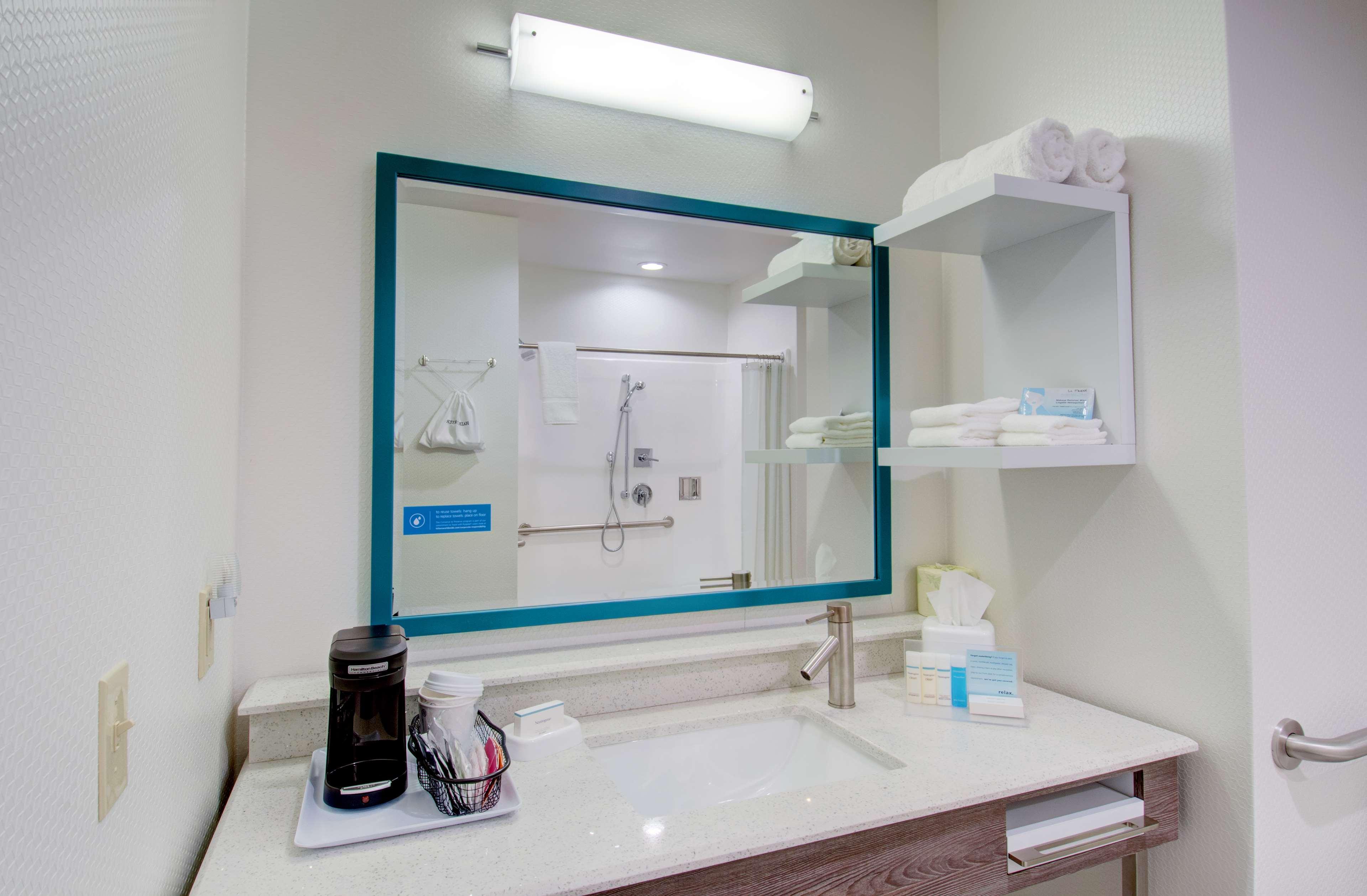 Hampton Inn & Suites Boston/סטאוטון מראה חיצוני תמונה