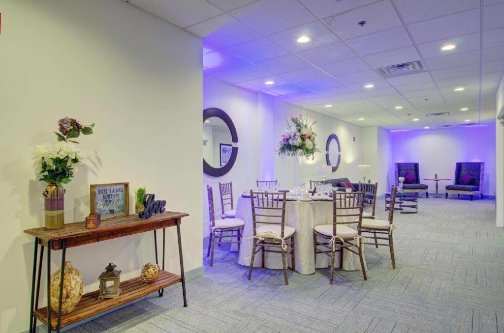 Hampton Inn & Suites Boston/סטאוטון מראה חיצוני תמונה